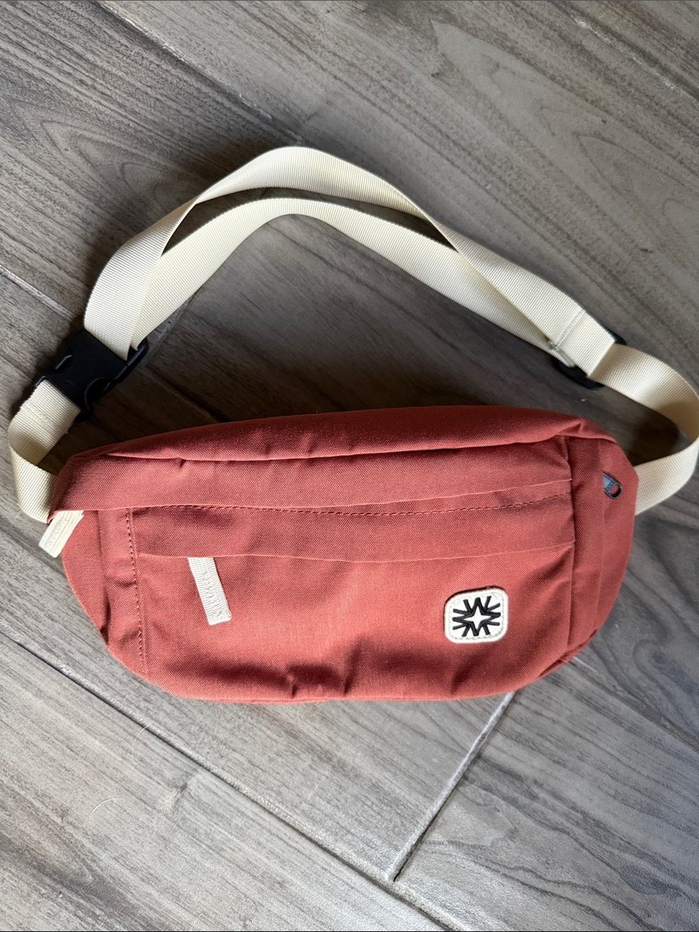 Crossbody Louie Sling